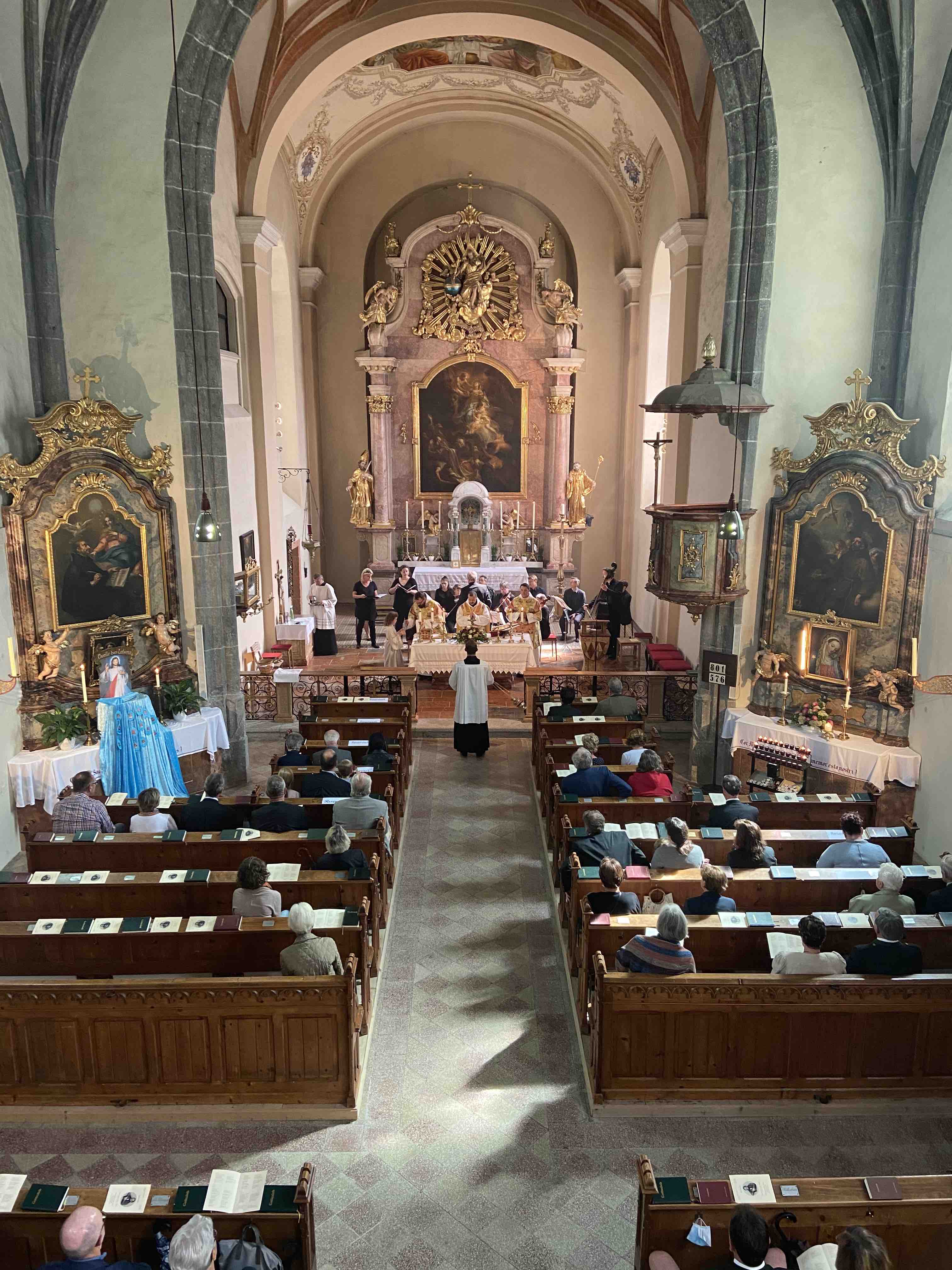 Abschied Pater Thomas / Janik Bräuer 16 Jahre bei uns Pfarrer