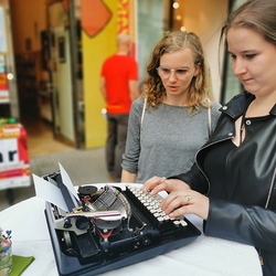 Neuer Text mit alter Schreibmaschine