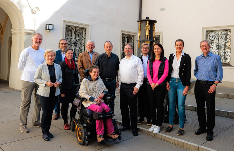 Das Team der Stadtkirche Graz: (v. l.) Robert Hautz, Gertraud Schaller-Pressler, Wolfgang Dolzer SJ., Daniela Felber, Bernhard Pletz, Elfriede Demml, Ewald Pristavec, Walter Schreiber, Alois Kölbl, Ivana Zivkovic, Johanna Walcher, Wolfgang Schwarz