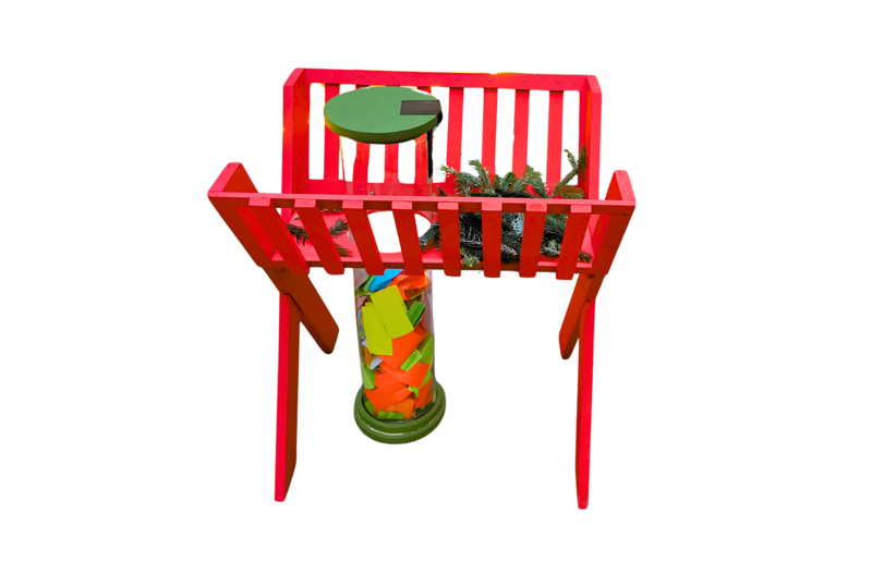 Rote Krippe im Brunnenhof der Stadtpfarre / R. Hautz