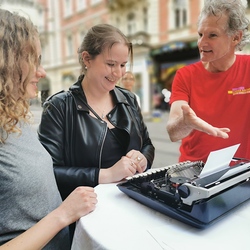 Neuer Text mit alter Schreibmaschine 