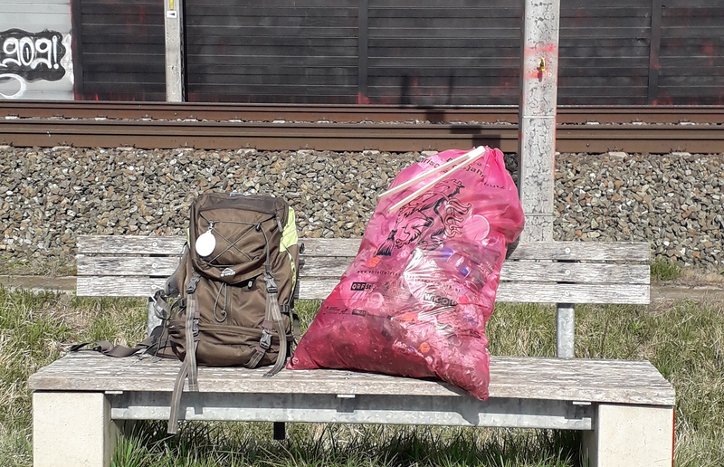 Rucksack und Müllsack / Daniela Felber