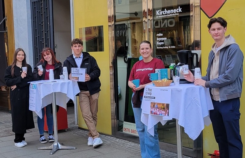 Coffee to help beim Kircheneck / youngCaritas